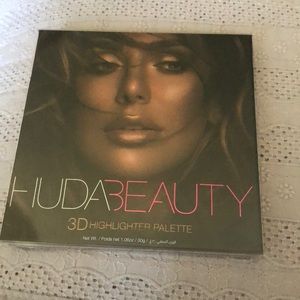 HUDA BEAUTY